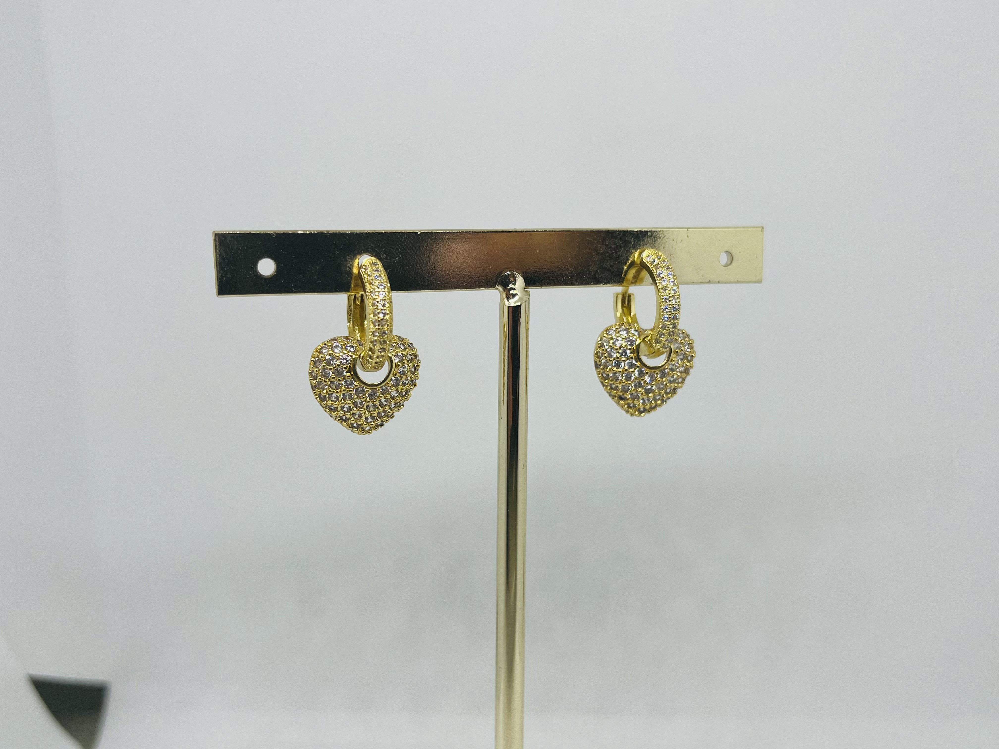 huggie de corazon c/zirconia CH O