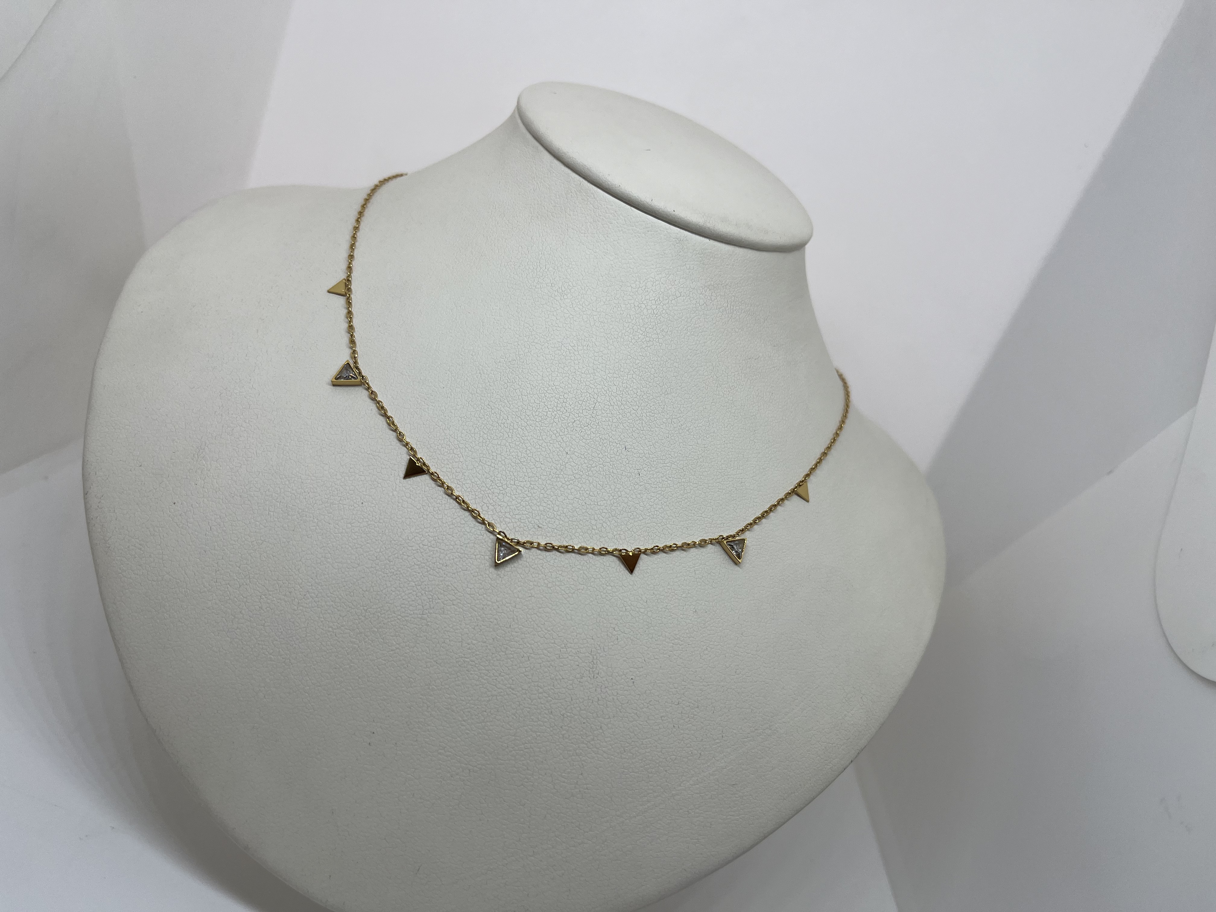 Choker de triangulos con zirconia