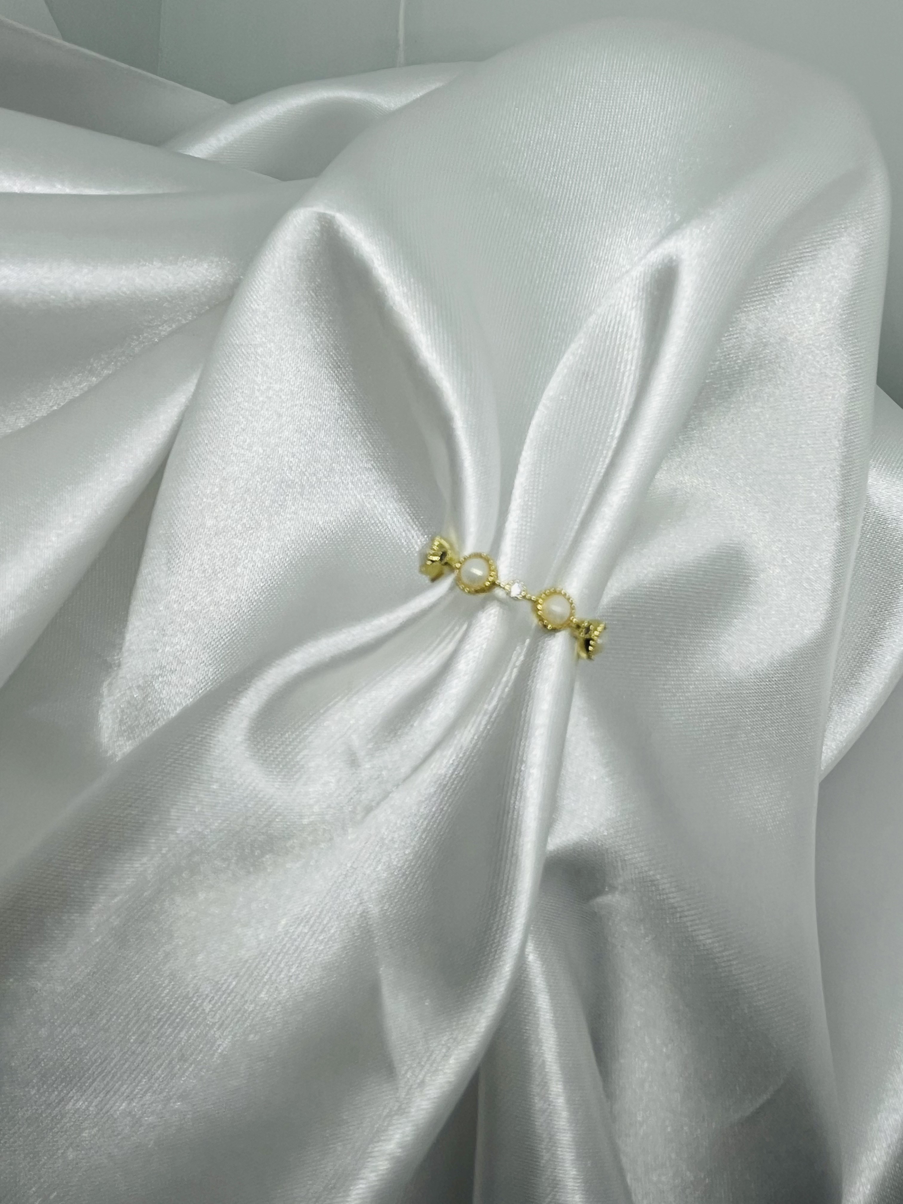 anillo c/zirconias blancas