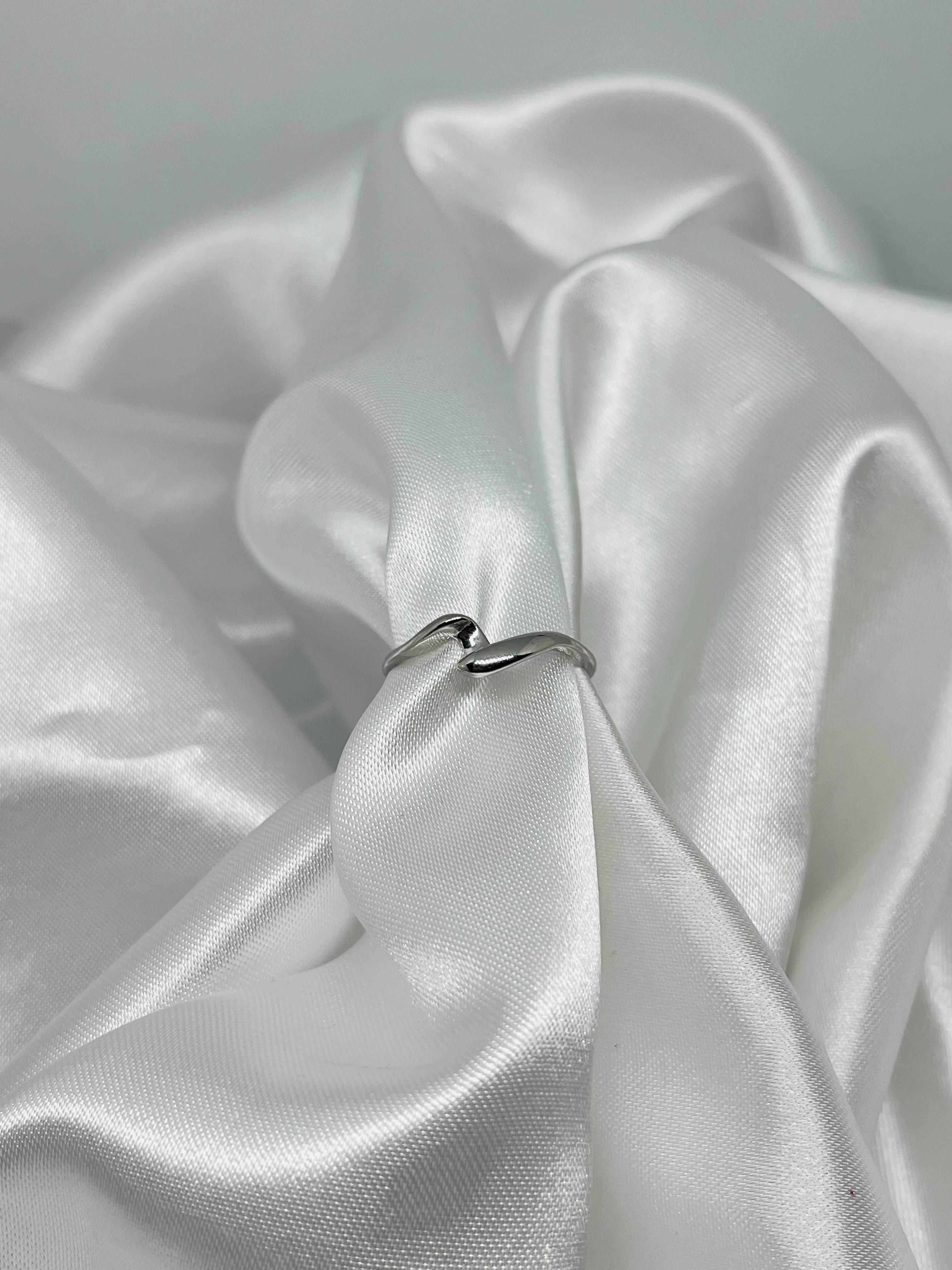 anillo plateado liso