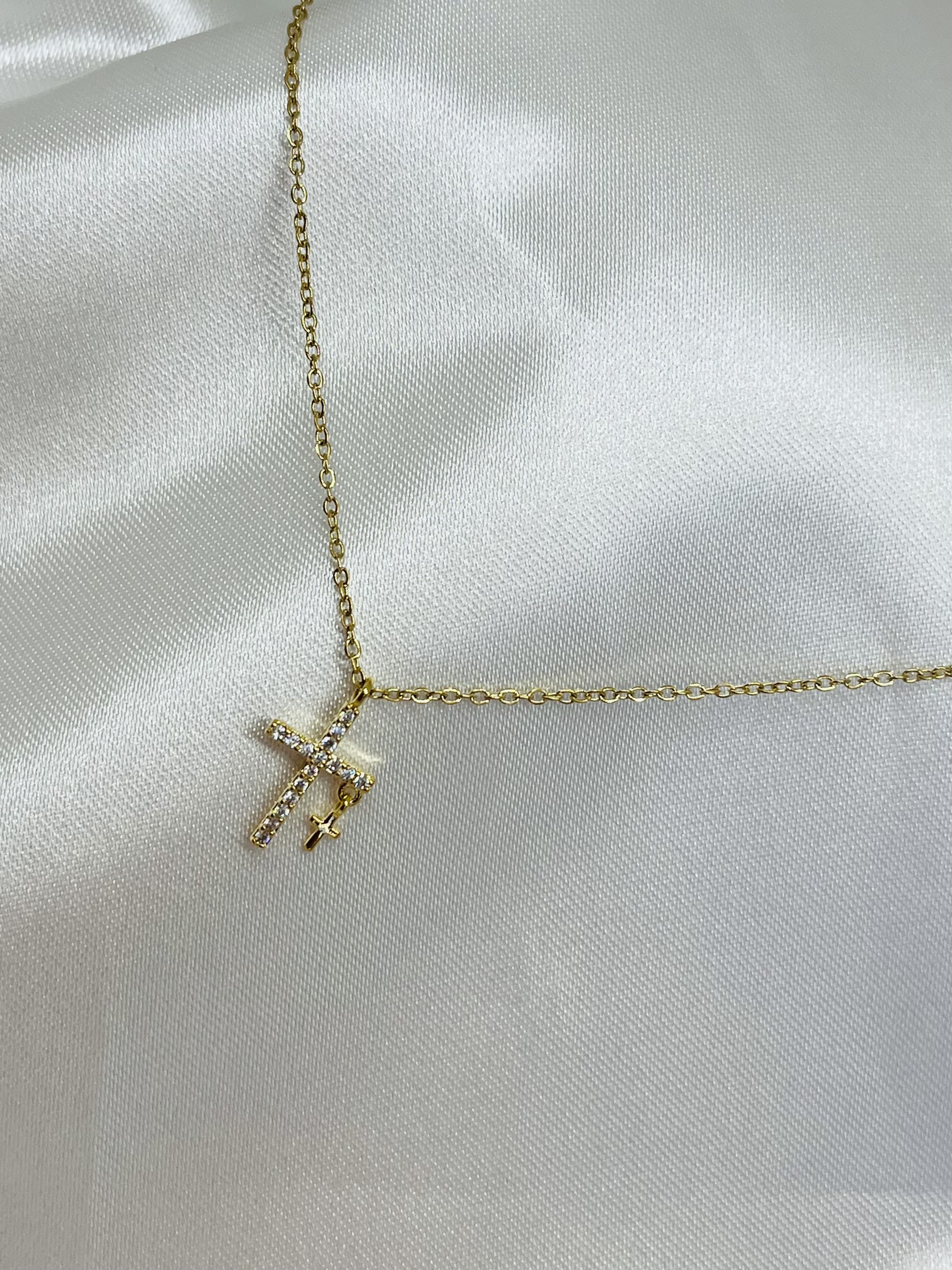 Collar de cruz doble