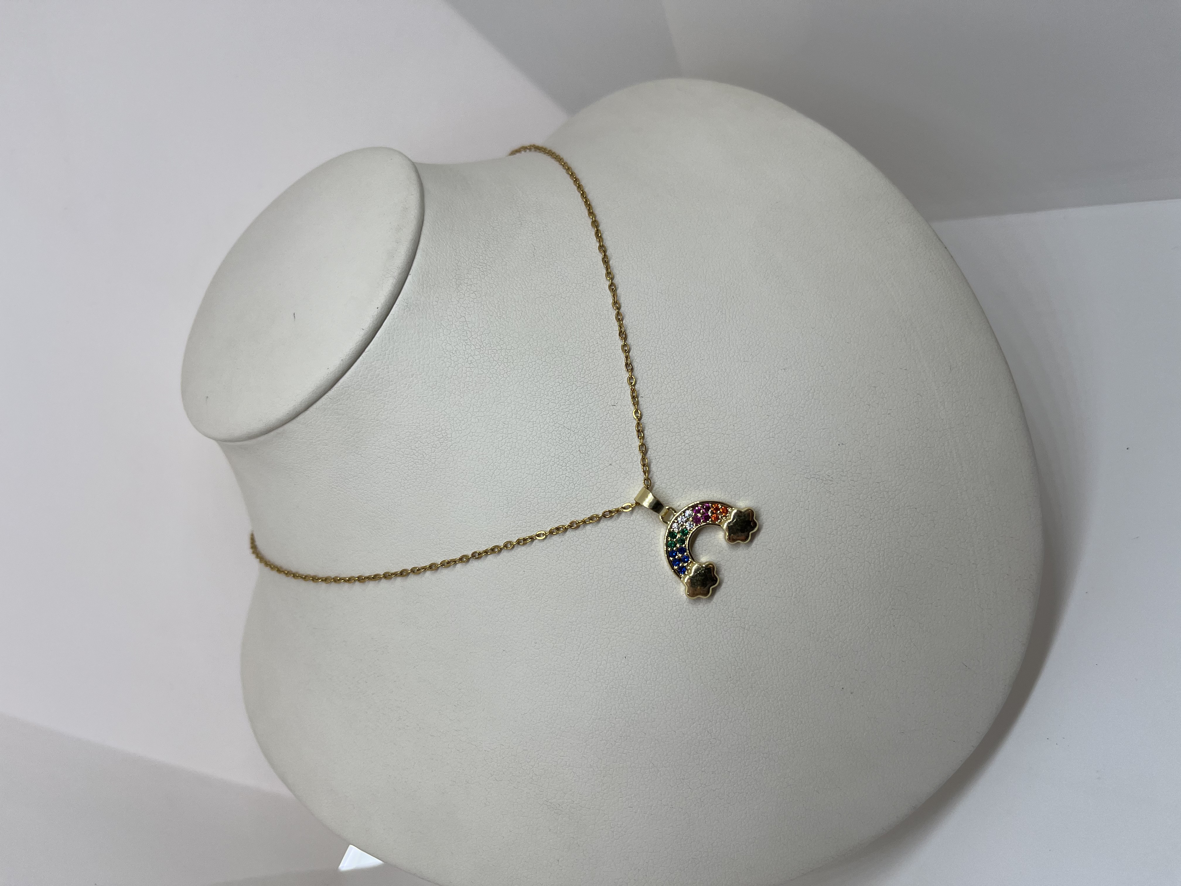 collar de arcoiris grande con zirconias de colores