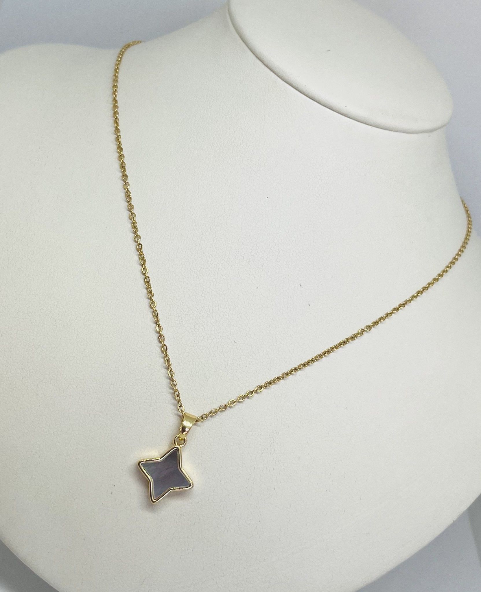 collar de estrella con madre perla