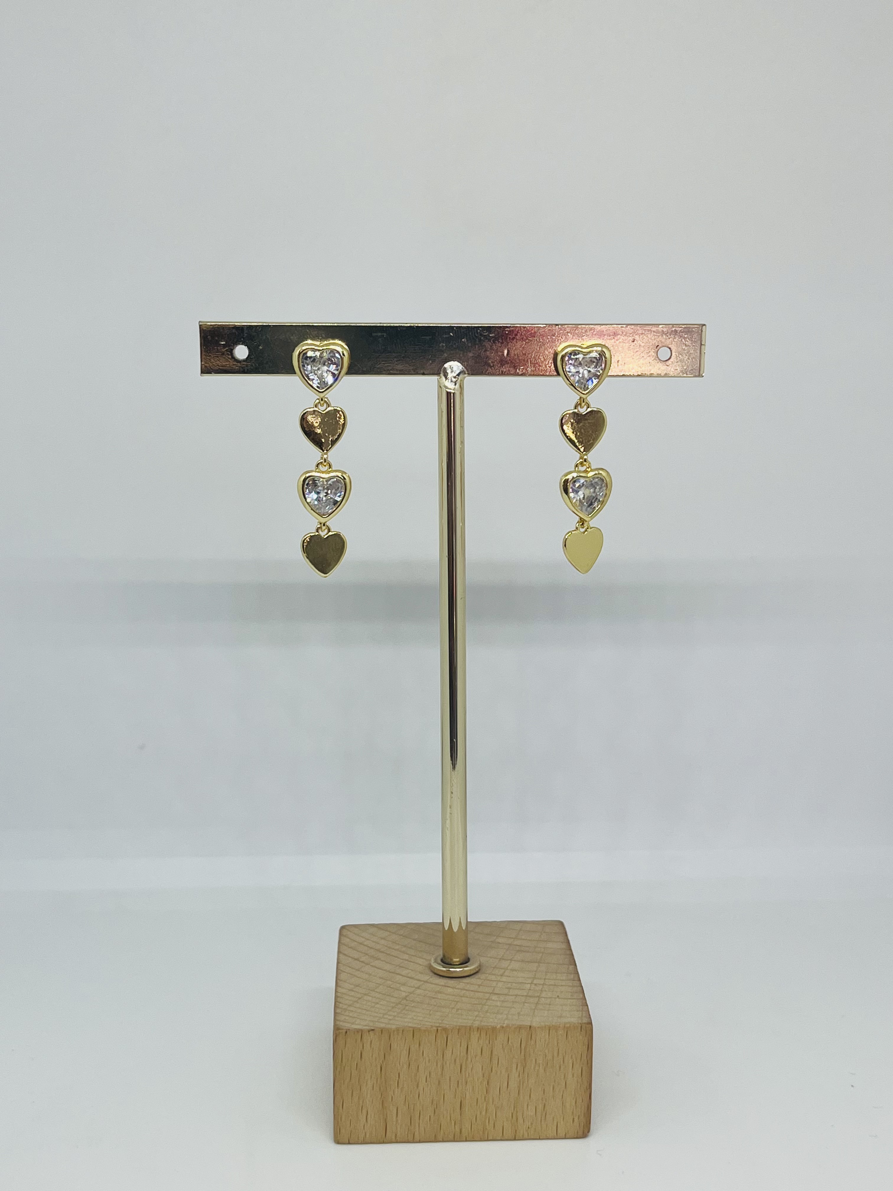 aretes con colgante de corazones c/zirconia