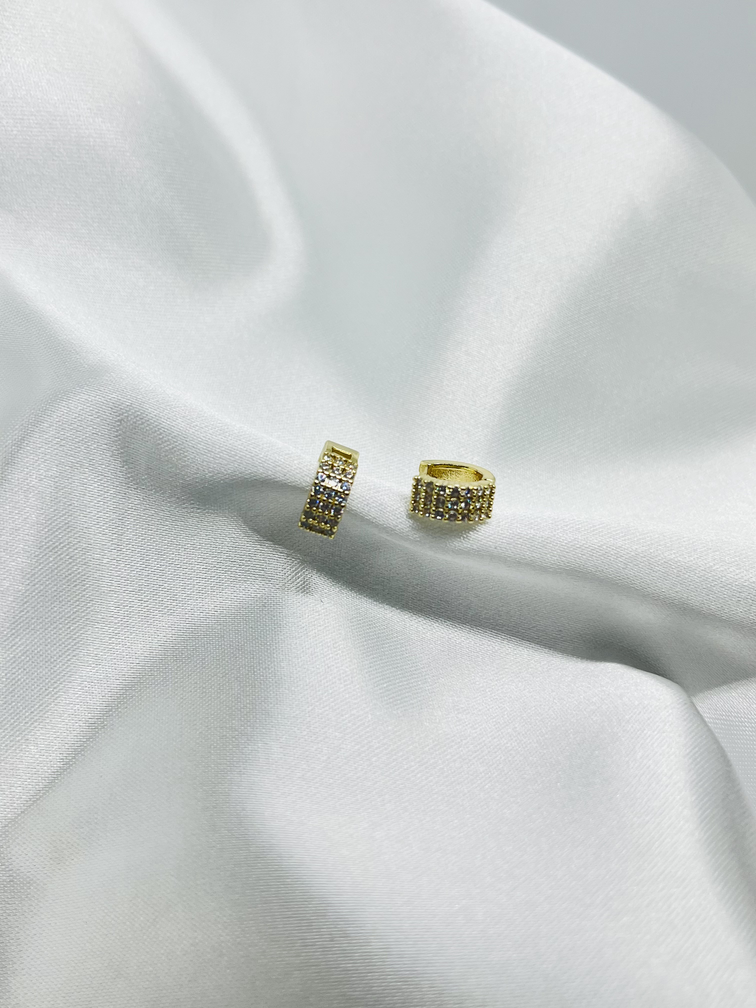 huggie zirconias minis